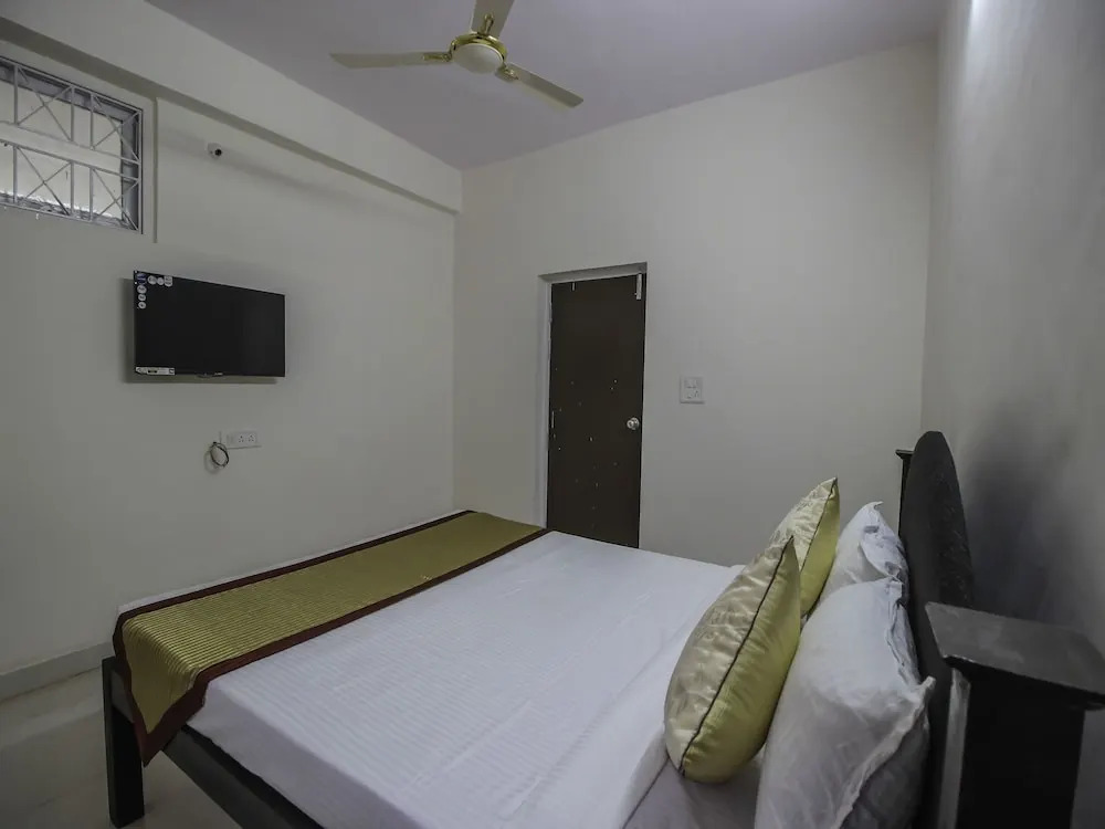 OYO 10074 Home Exquisite 1BHK Penthouse