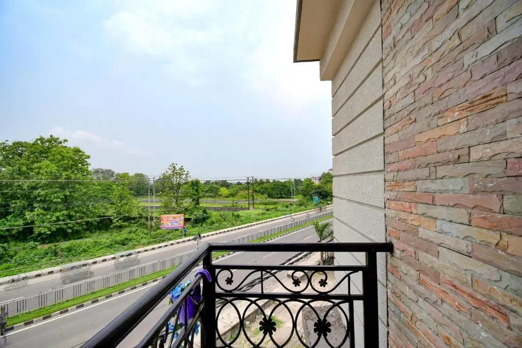 FabHotel Prime Grand Palace