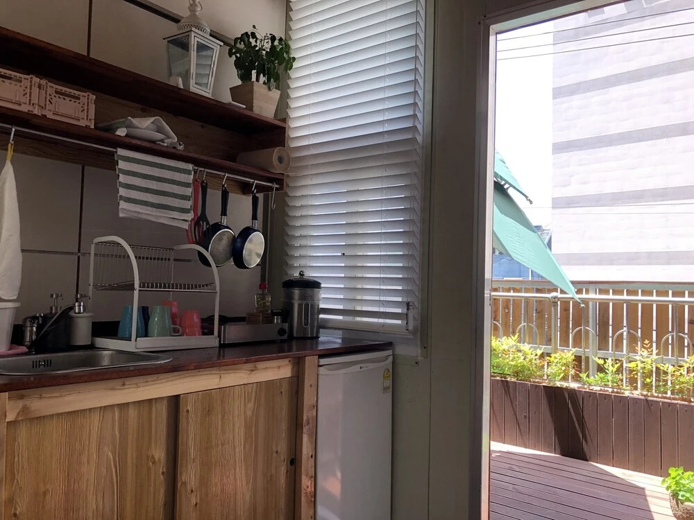 Slow Tree House Hongdae - Caters to Women
