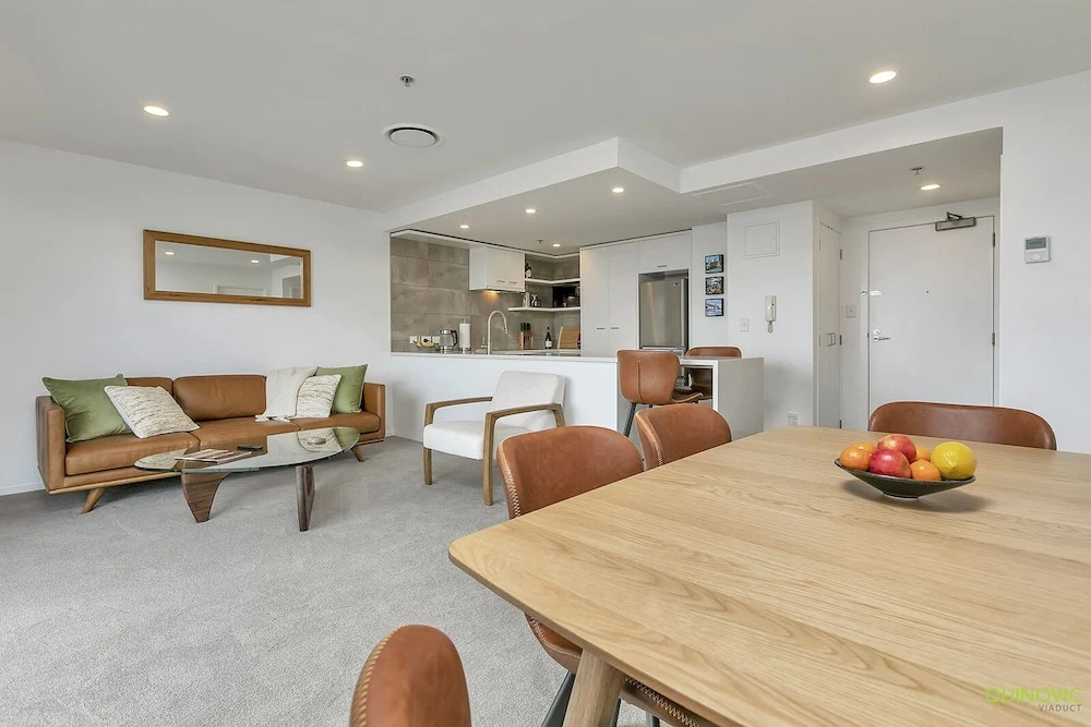 QV Modern Upscale Apartment - 1012