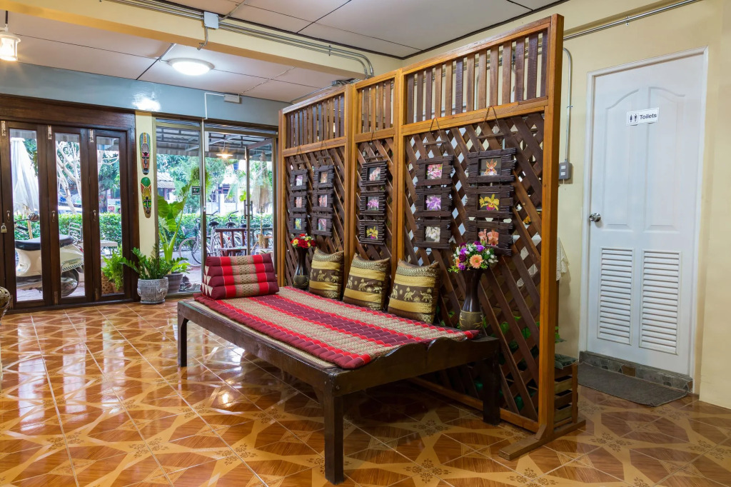 Banchan Hostel
