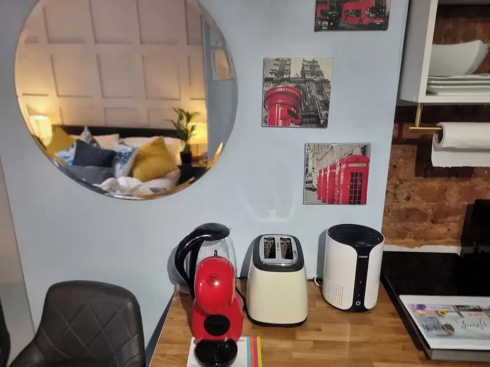 Charming 1-bed Studio Annex,parking,kitchen,wifi