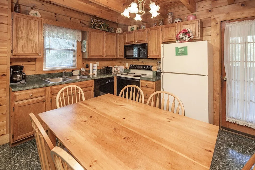 Gerralds Chalet by Heritage Cabin Rentals