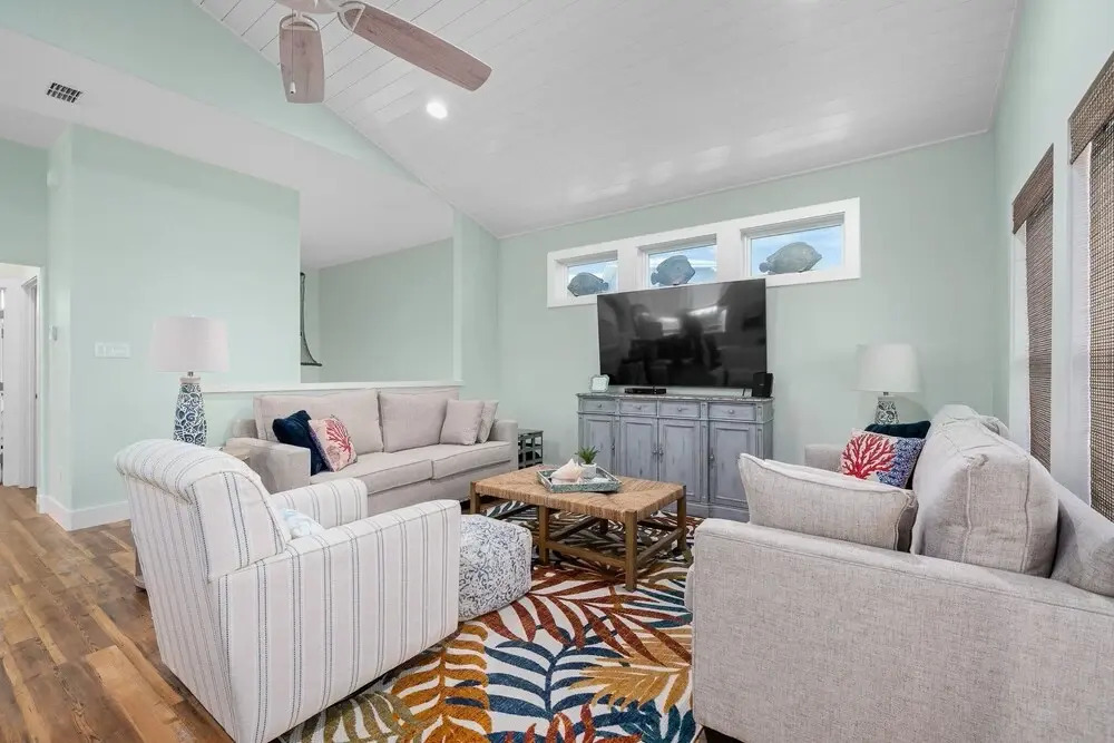 The Gruene Escape 4 Bedroom Home by Redawning