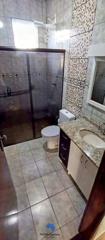 Casa com Piscina e Churrasqueira