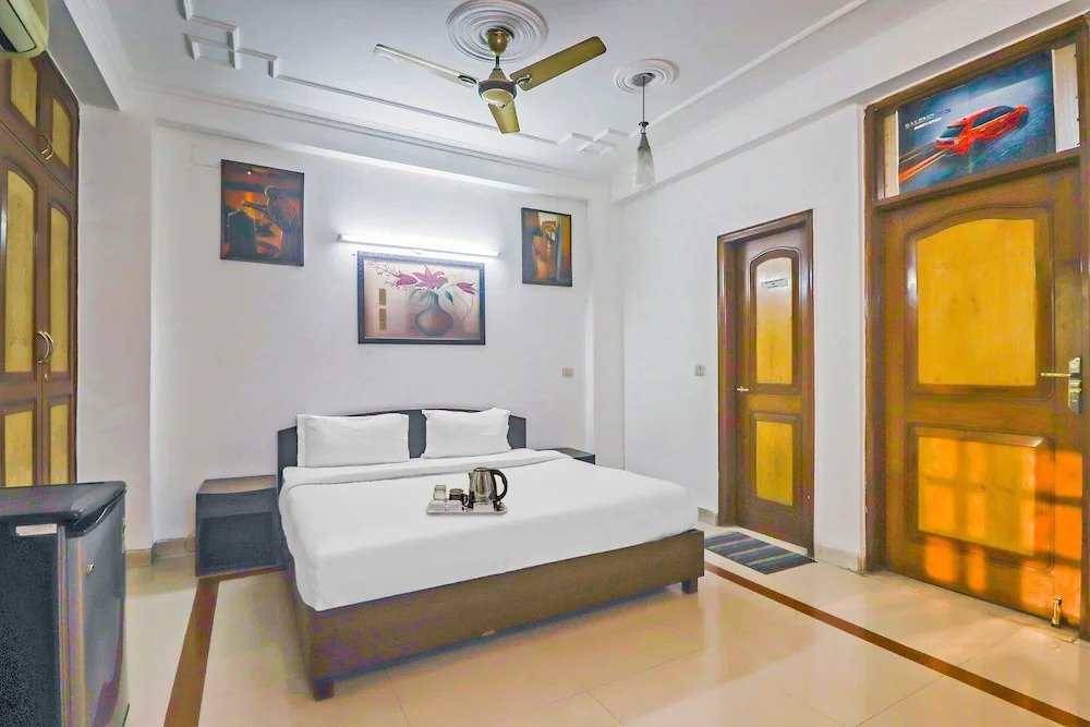 OYO 474 Hotel VM Residency
