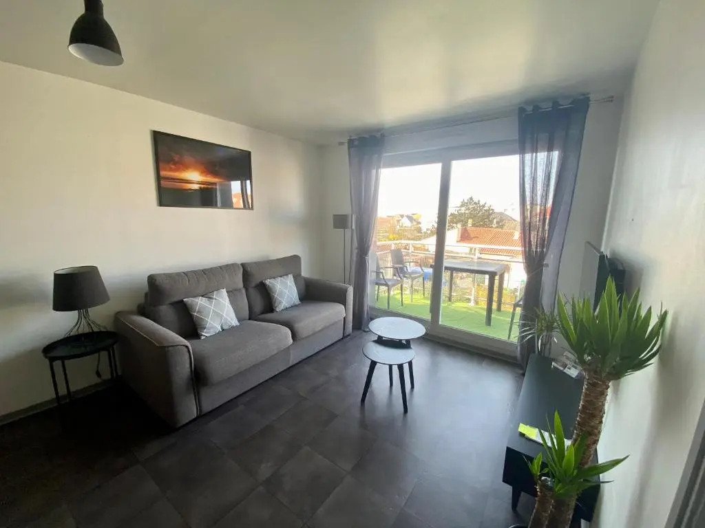 Appartement T2 bis, 200m de la mer, très calme