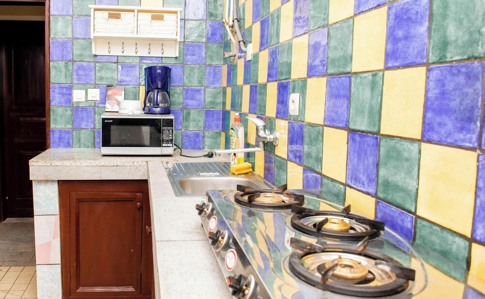 Odza, Modern Apartment, 3 Bedrooms, Private Parking