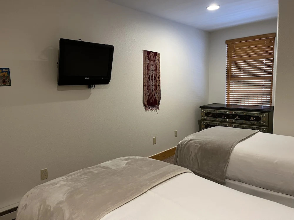 Bear Creek Lodge 108 2 Bedroom Condo by Alpine Lodging Telluride