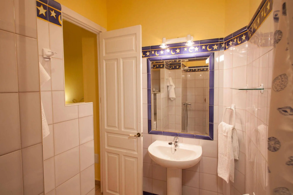 Suites Maestranza - Puerta del Arenal by Magno Apartments