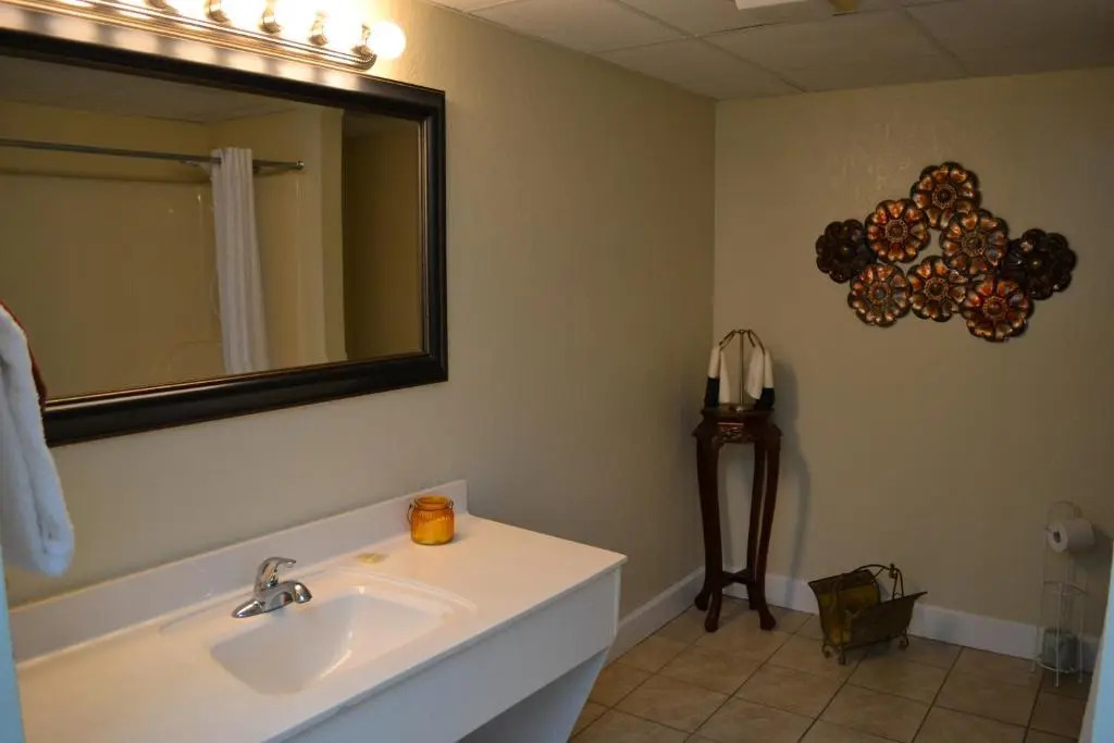 River Place Condos 609 1BD, 2 Bath