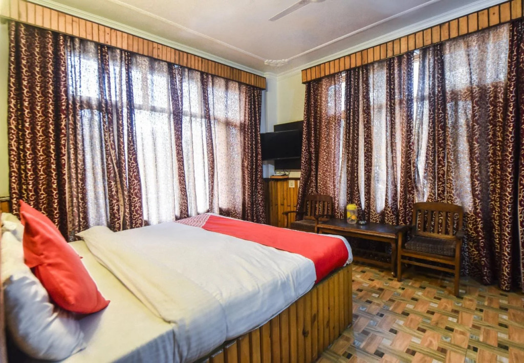 OYO 4751 Hotel Akashdeep