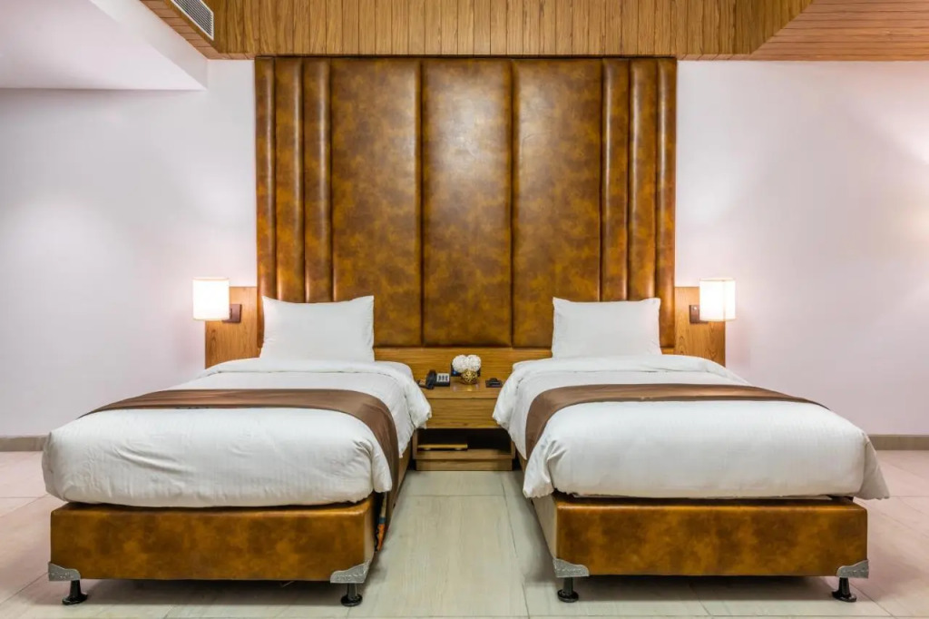 Hotel Saya Grand