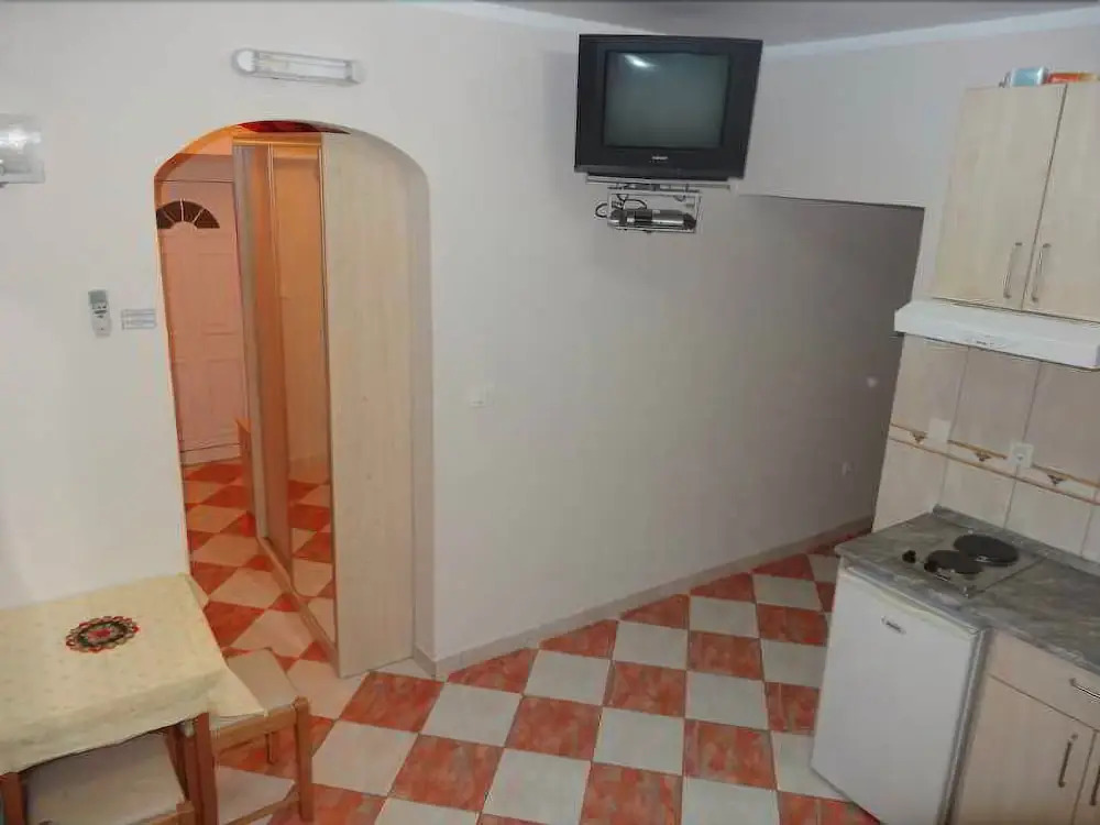 D&D Apartments 3