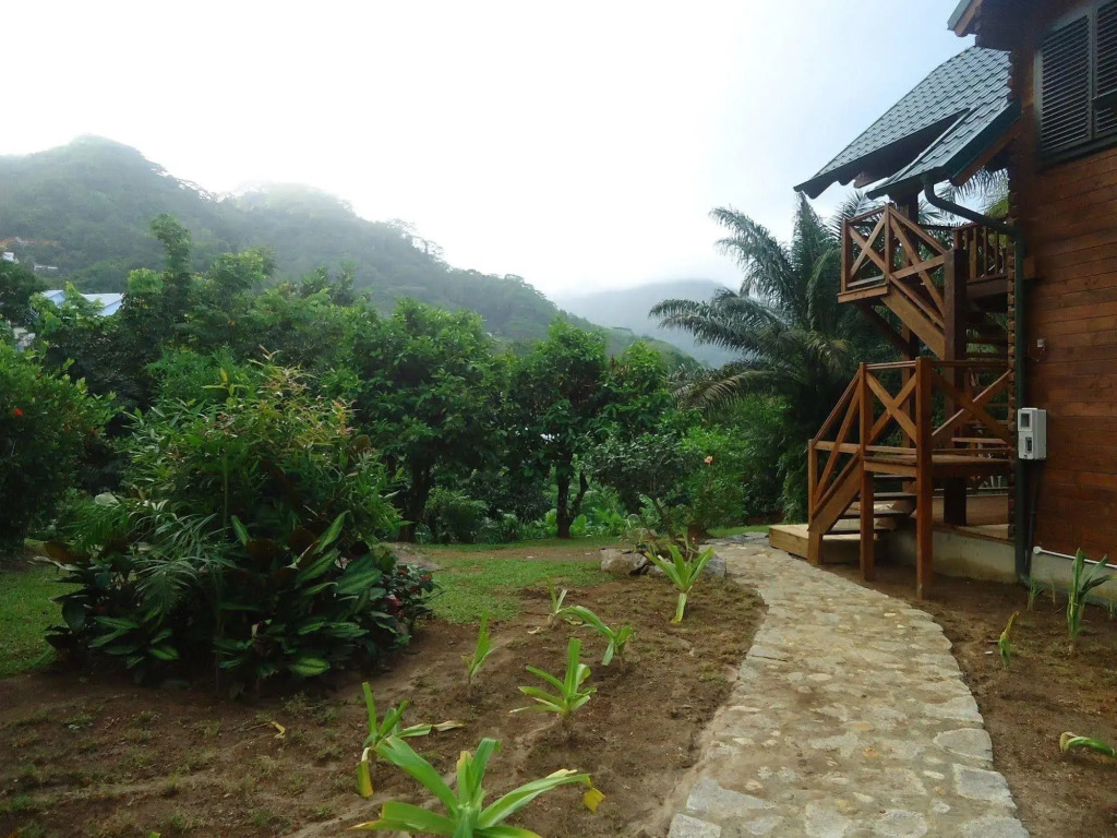 Lemongrass Lodge