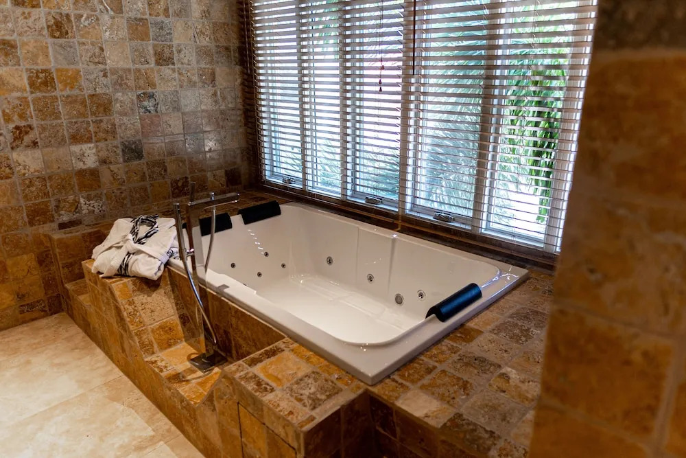 Malmok Luxury Villa