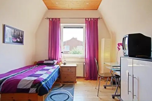4203 Private Rooms