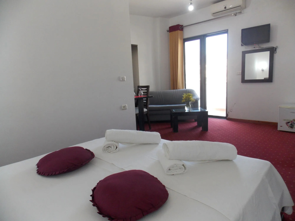 Hotel Strora