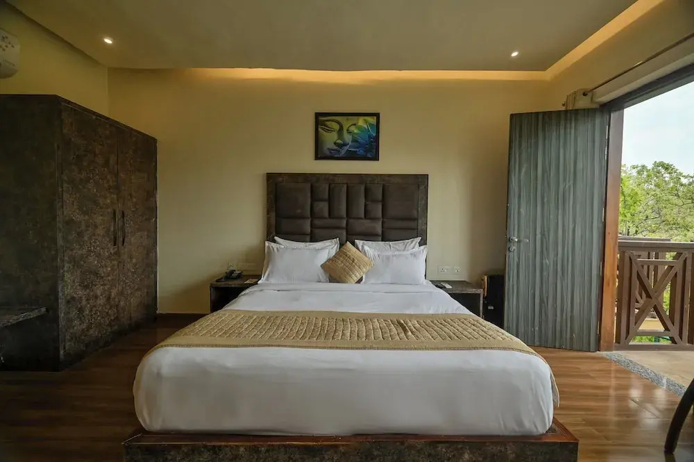Aavaas Hill Resort