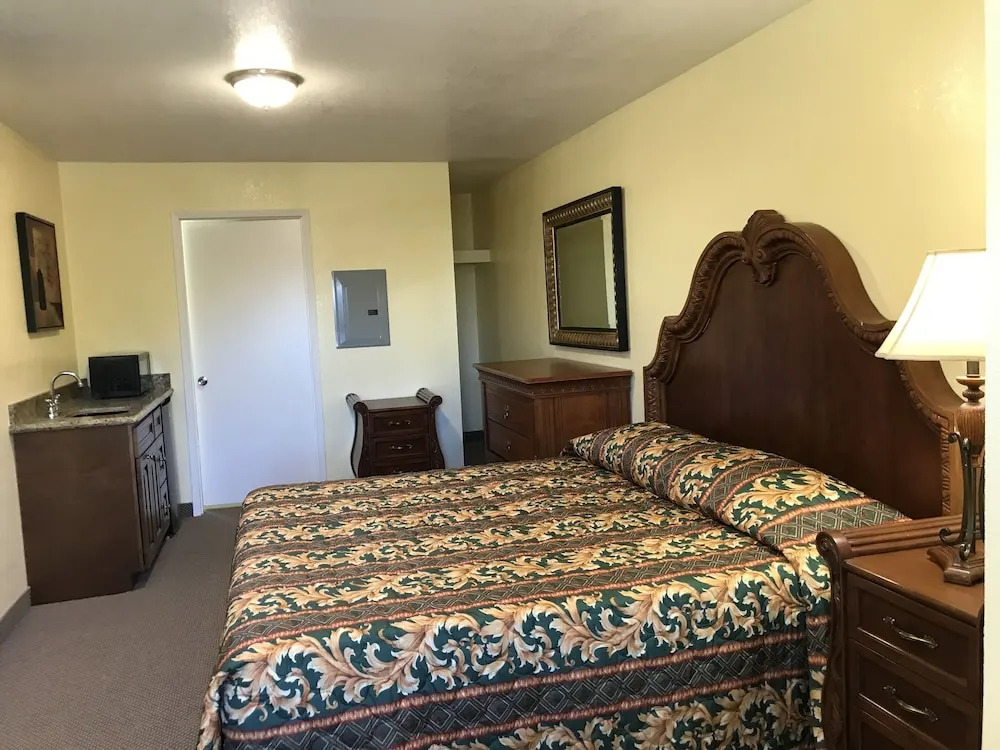 Hacienda Motel