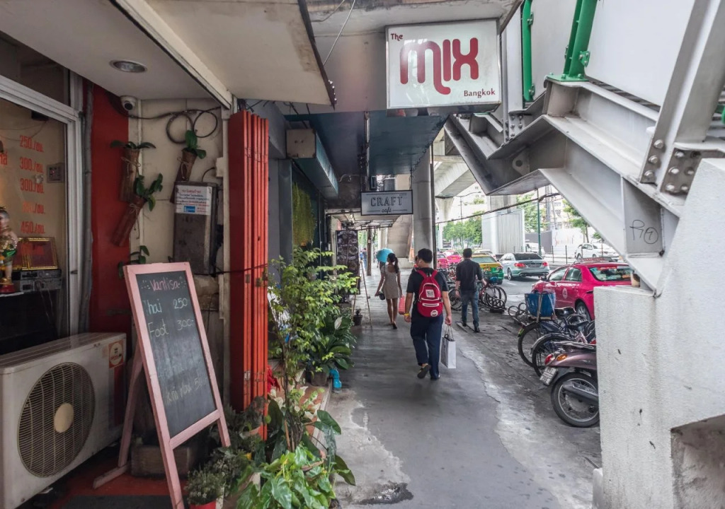 StayAt Bedever Bangkok Hotel