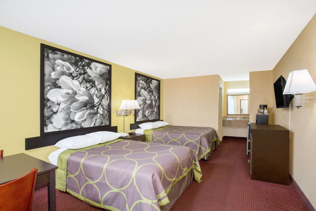 Super 8 by Wyndham Sumter
