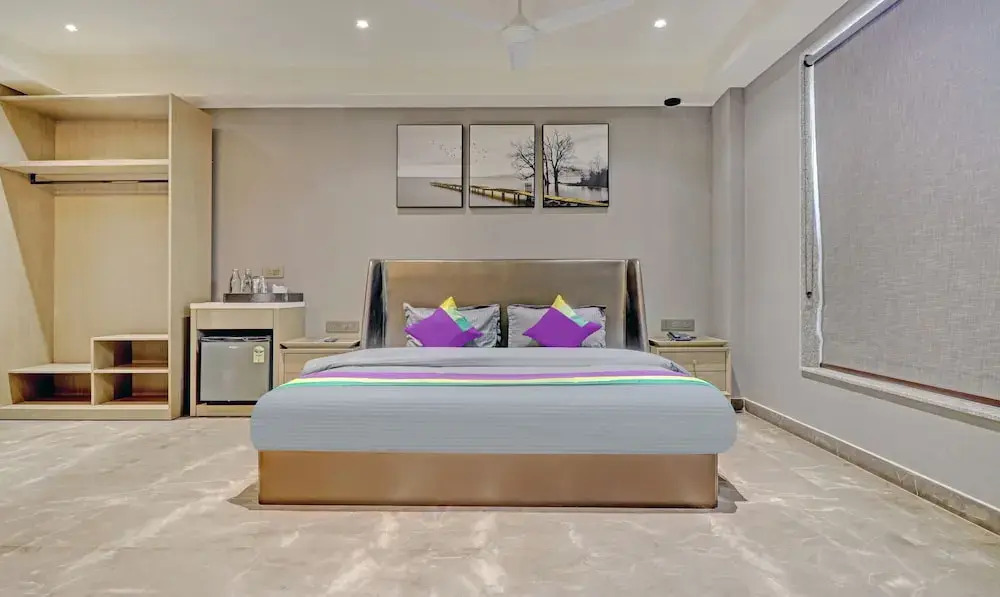 KRYC Luxury Living near Indraprastha Apollo Hospital