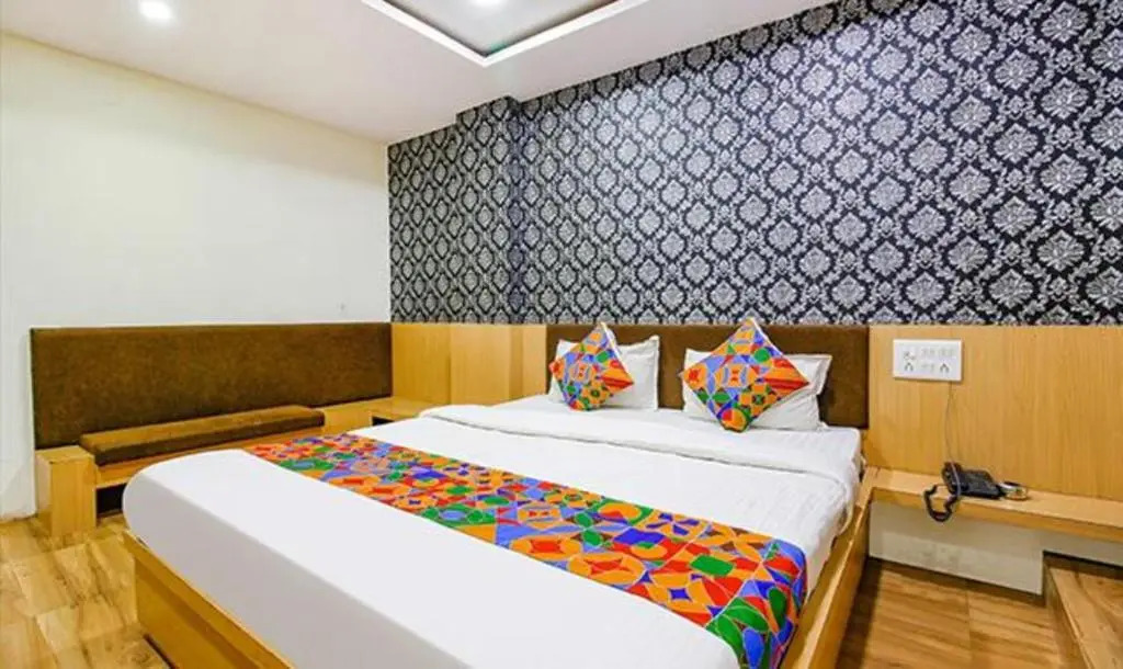 FabHotel Surbhi