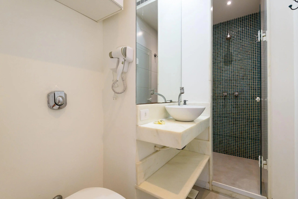 1Quarto com Vista Mar em Copacabana | MVC 15/911