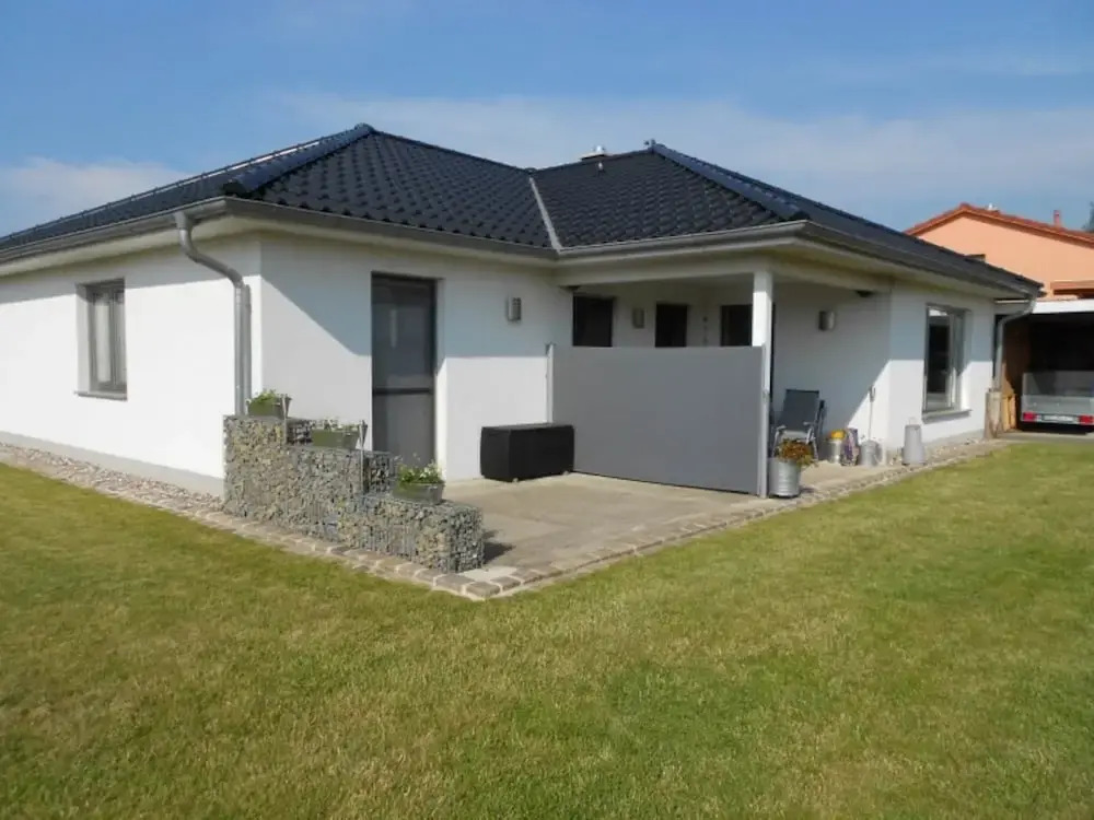 Spacious Apartment with Garden near Sea in Kröpelin