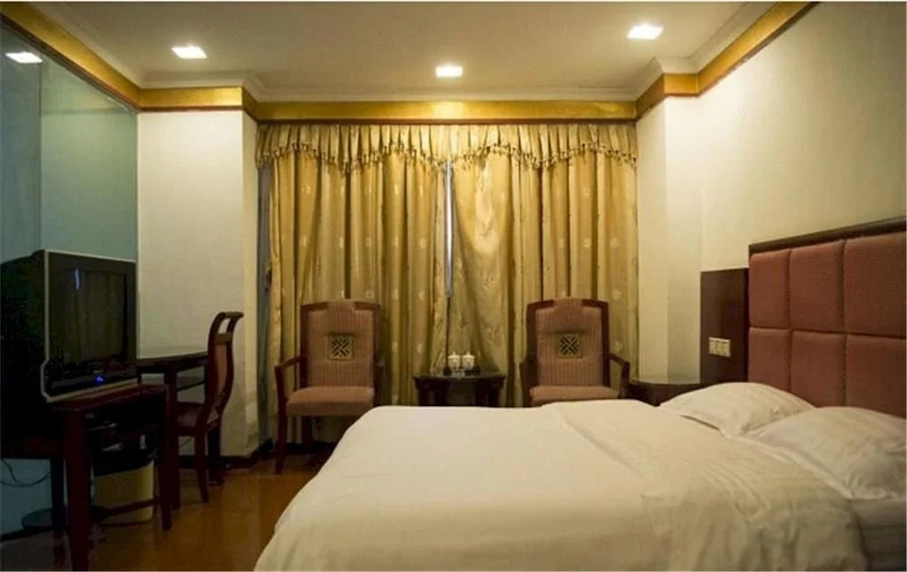 Baojiang Yingbin Hotel