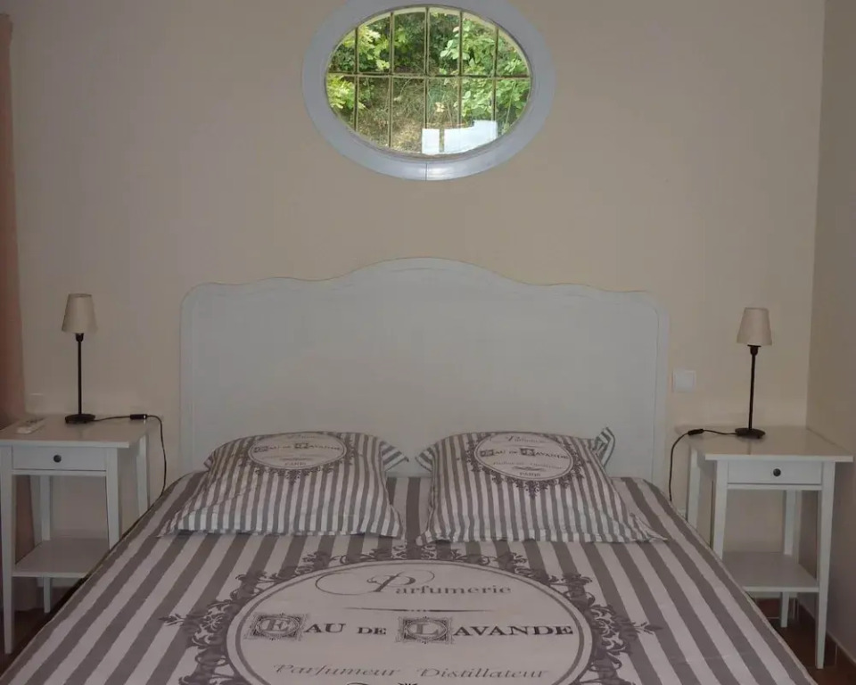 Inviting villa in Saint Paul trois Chateaux with pool