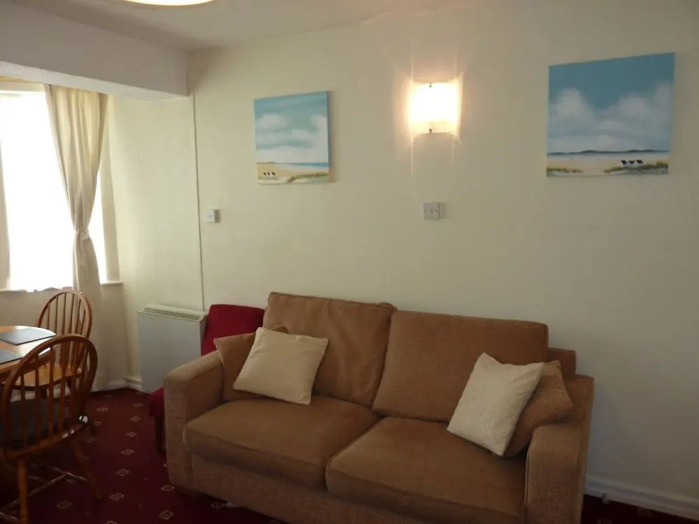 Glencoe Apartments