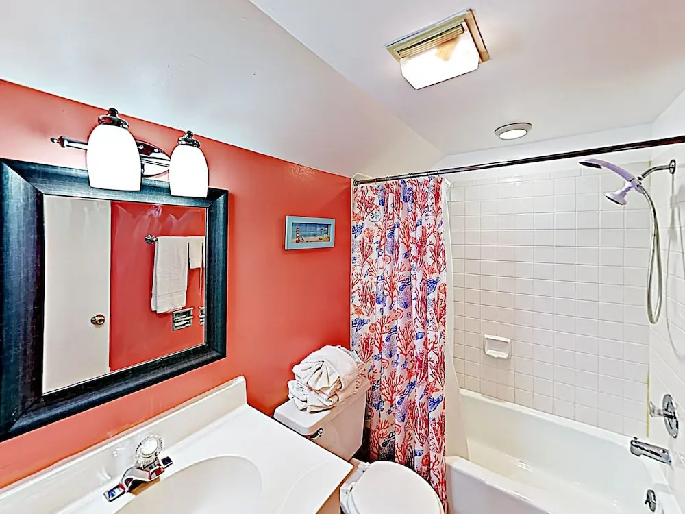 New Listing! Kingston Plantation W/ 5 Pools! 3 Bedroom Condo