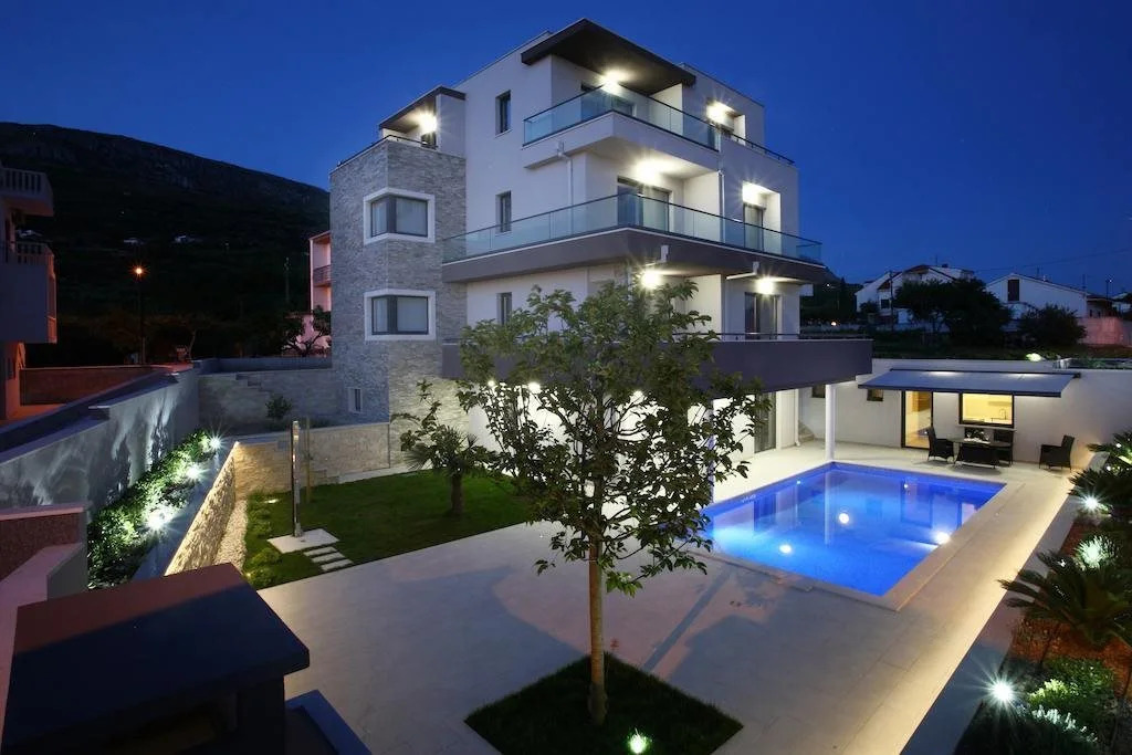 Luxury Villa Lucas with heated pool, whirlpool, sauna, 14 pax