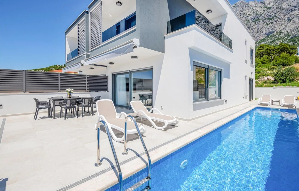 Lovely Home In Makarska