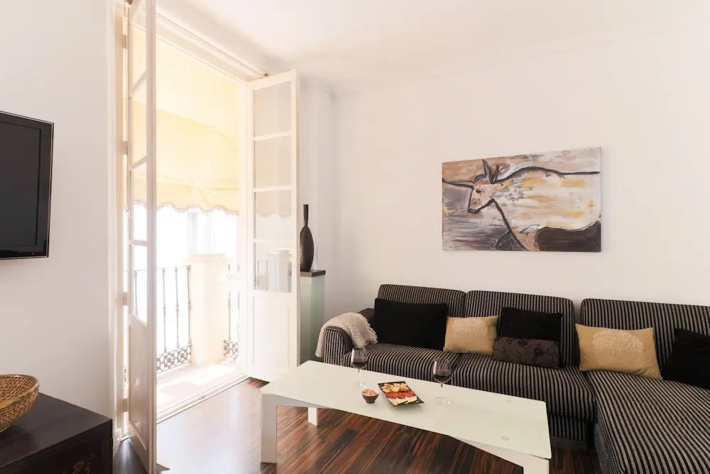 Rustic Two Bedroos Apartment With Terrace