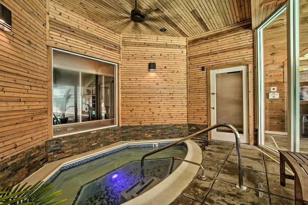 Lovely Norwich Villa, On Golf Course w/ Amenities