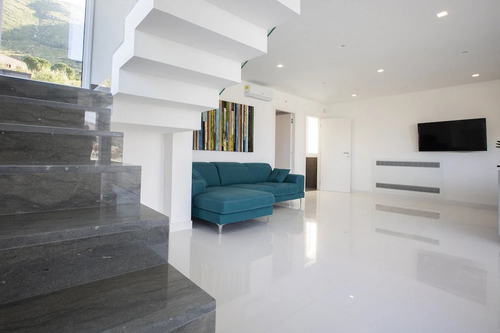 Villa Adelfos
