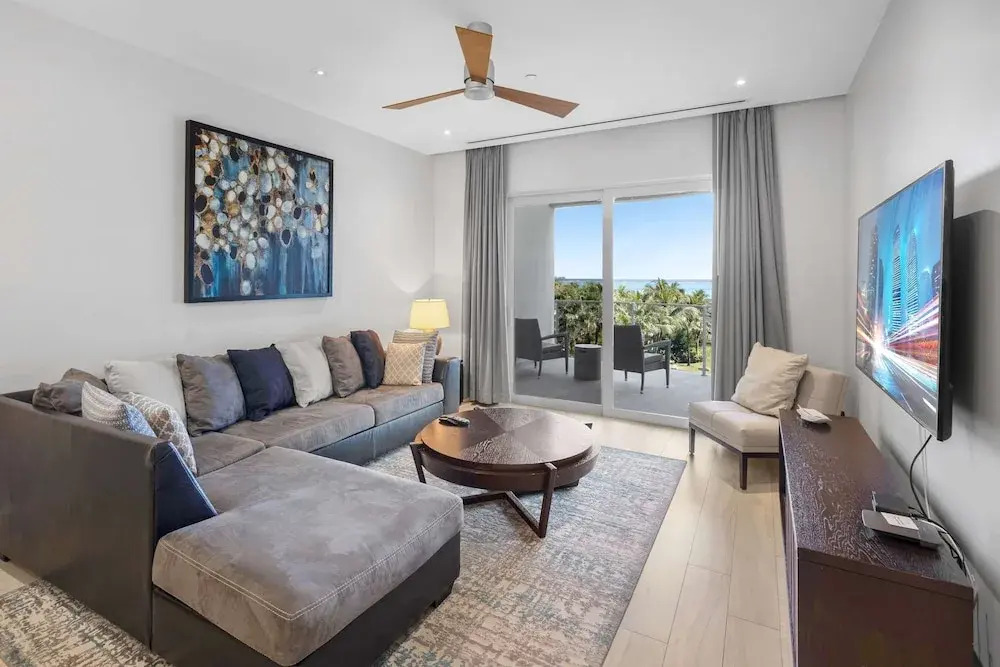 Stunning Oceanview 2 Bed Condo at ONE Cable Beach