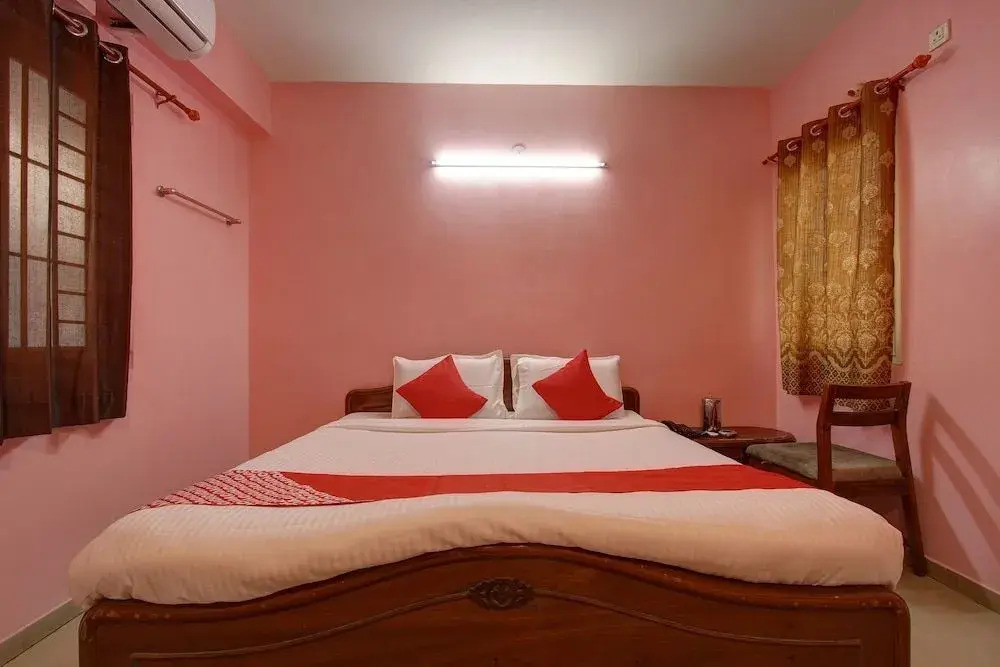 Abbirami Hotels By OYO Rooms