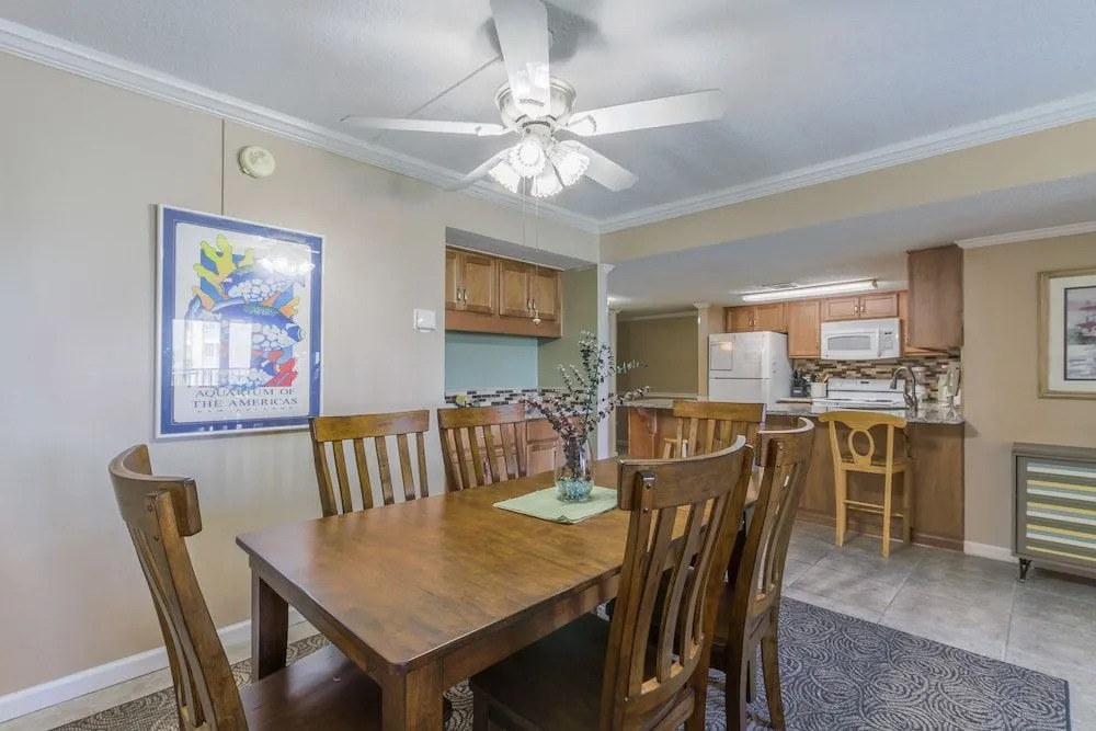 Gulf Shore Condo #310 - 2 Br condo by RedAwning