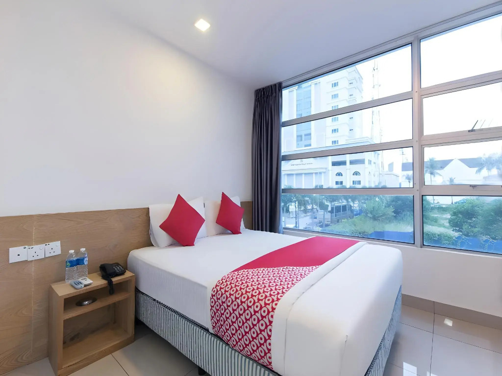 Iris Hotel