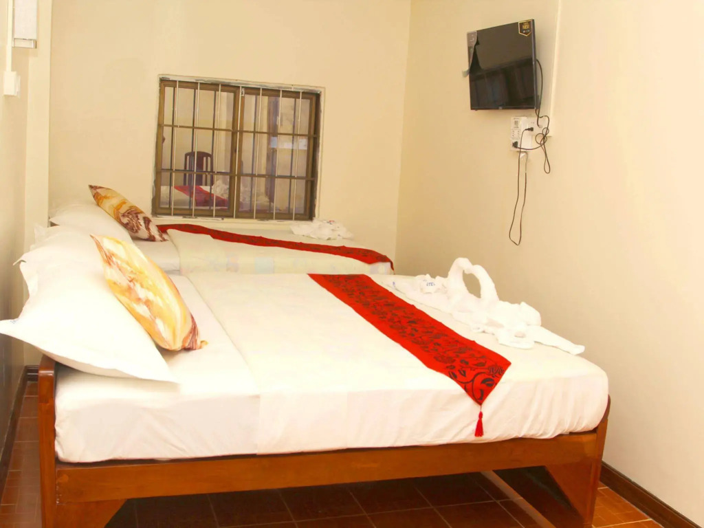 Everest Hotel