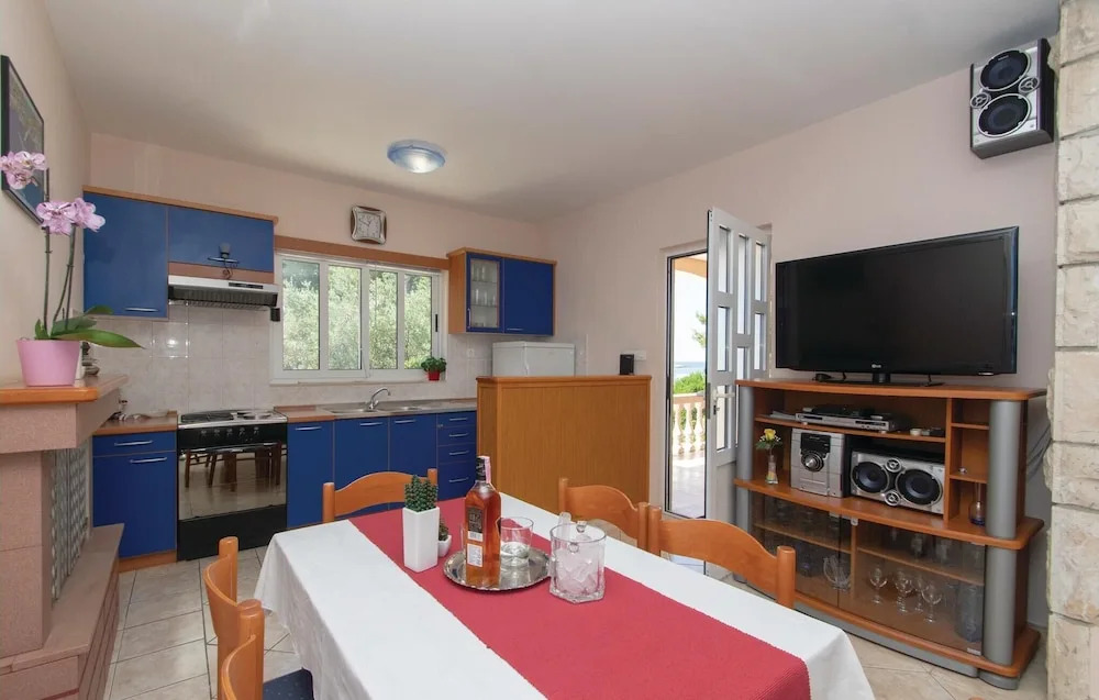 Beautiful Home In Gradina With Kitchen