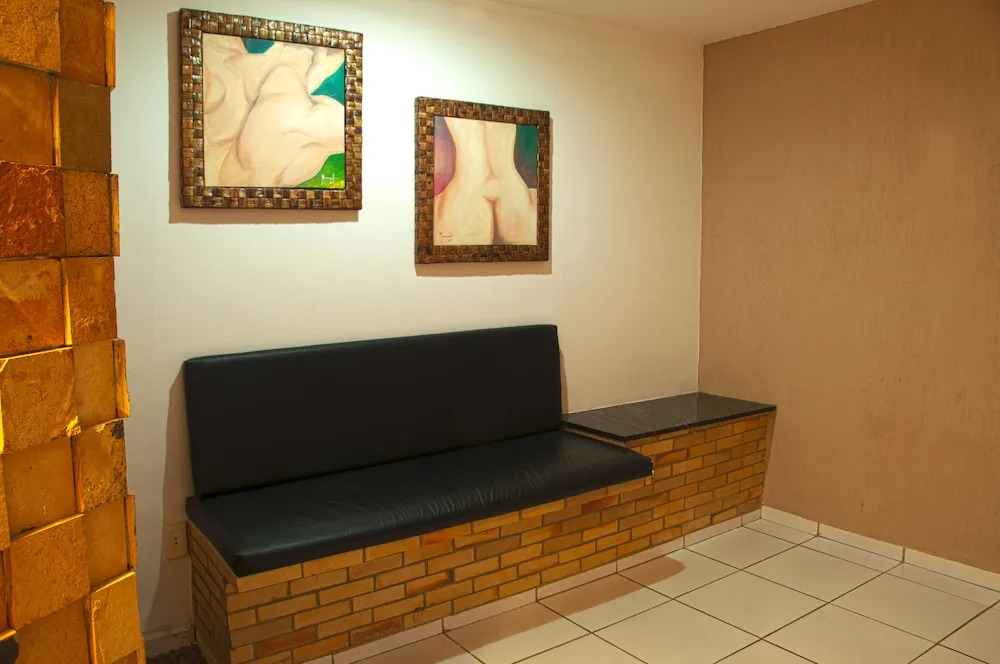 New Dhunas Motel