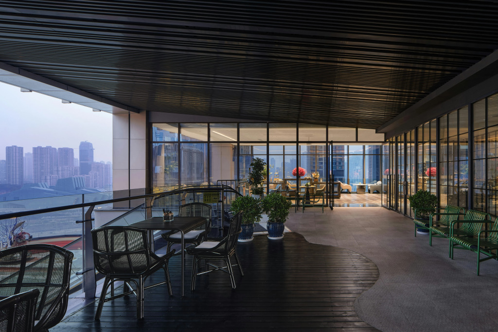 voco Chongqing Chaotianmen by IHG