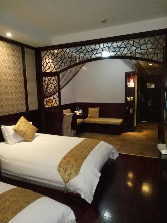 Baolong Homelike Hotel (Youyi Branch)