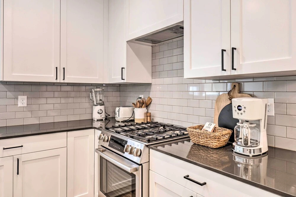 Modern-chic Provo Townhome 1 Mi to BYU Campus