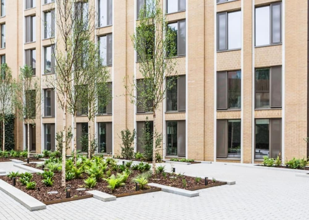 Student only Modern Studio at White city